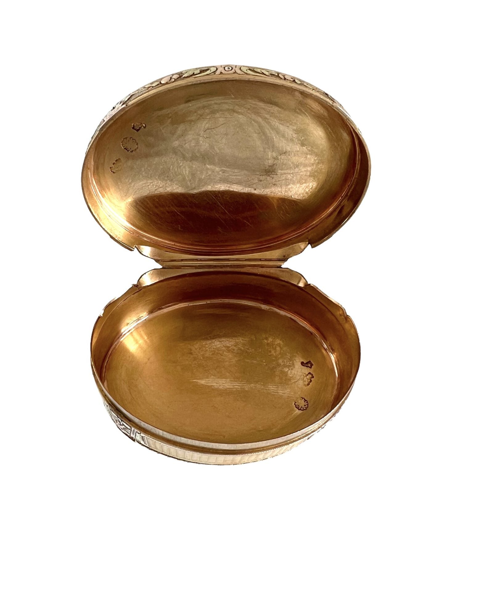 Two-tone gold snuffbox, Louis XVI period, circa 1768-1774