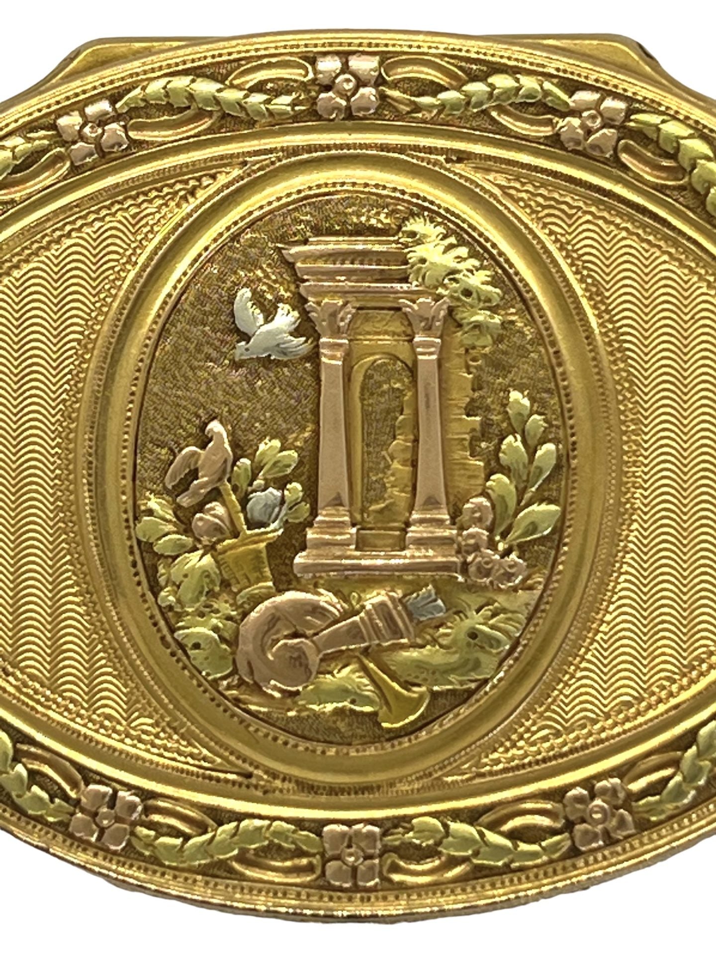 Tabatière en or de deux couleurs époque Louis XVI vers 1768-1774