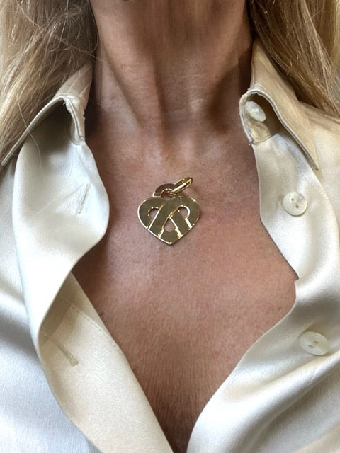Poiray, Intertwined Heart Pendant