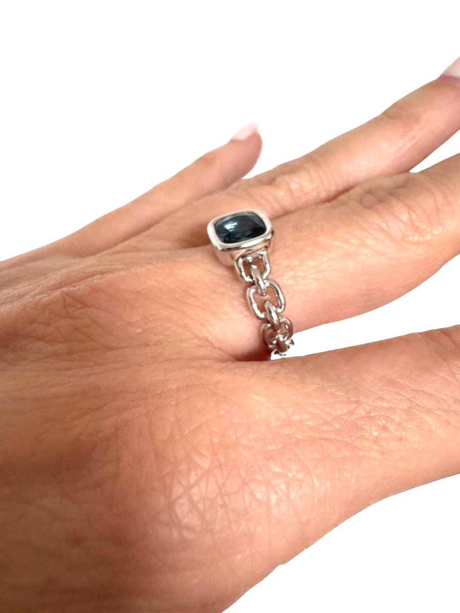 Poiray bague "Indrani" petit modèle or blanc et topaze bleue - Maison Eloe