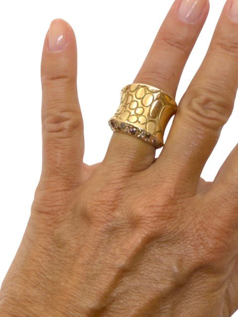 Pomellato vintage , bague Croco en or rose diamants - Maison Eloe