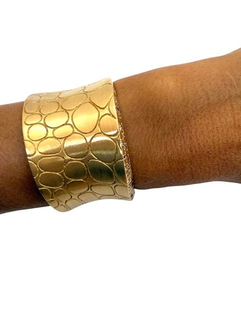 Pomellato vintage, bracelet modèle "Croco" en or rose et diamants - Maison Eloe