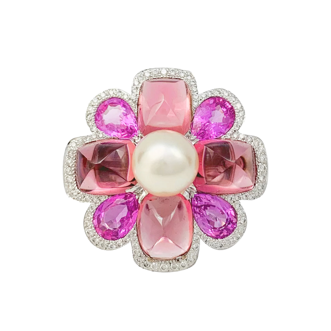 Bague Chanel, "San Marco", or blanc, perle, saphirs roses, tourmalines roses, diamants.
