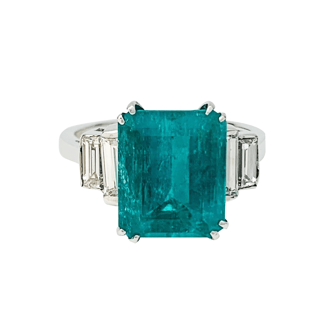 Bague or blanc, émeraude 5.90 cts, diamants. - Maison Eloe