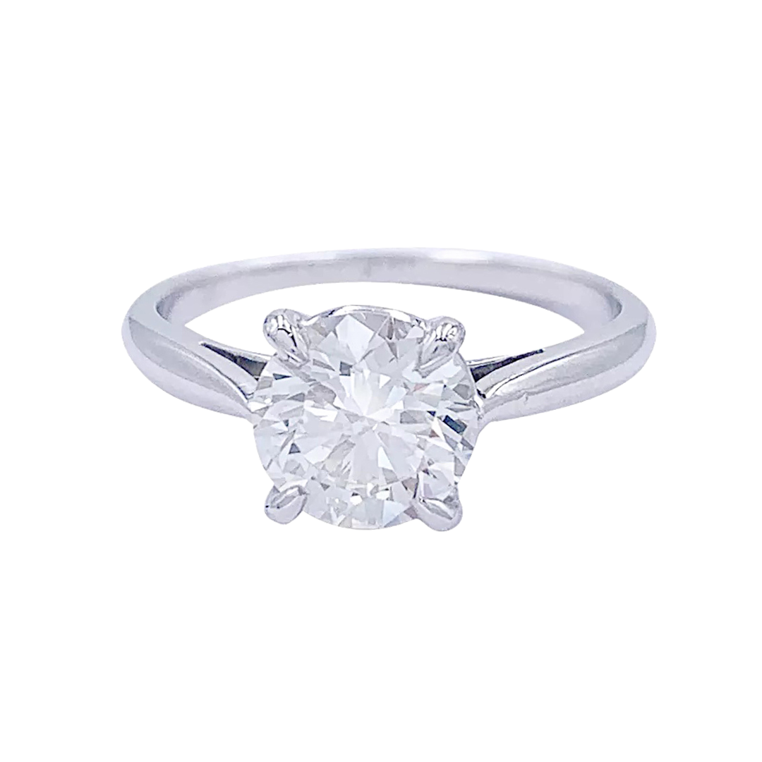 Bague solitaire en or blanc, diamant 1,36 carat.