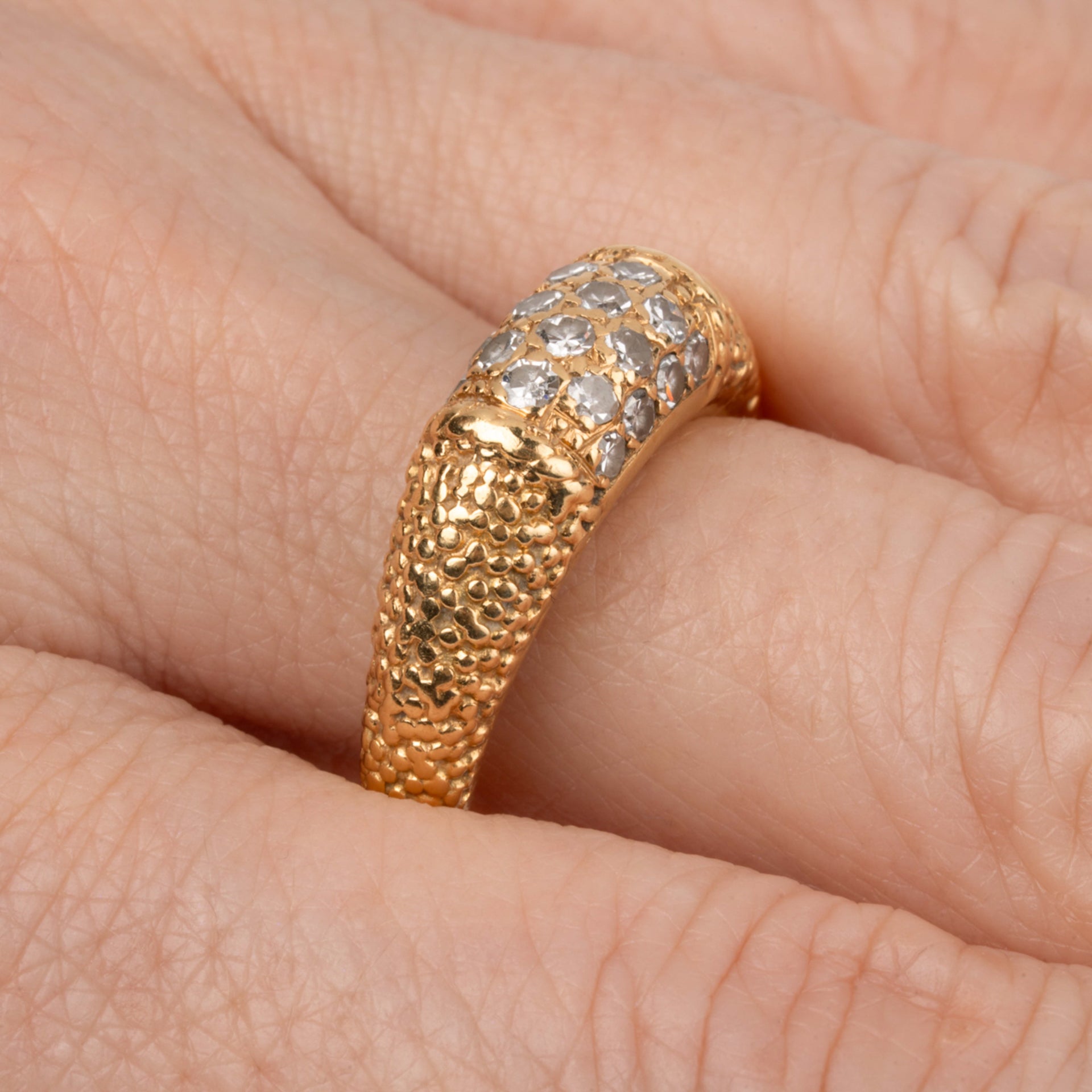 Van Cleef & Arpels, Philippine Ring Yellow Gold, Diamonds