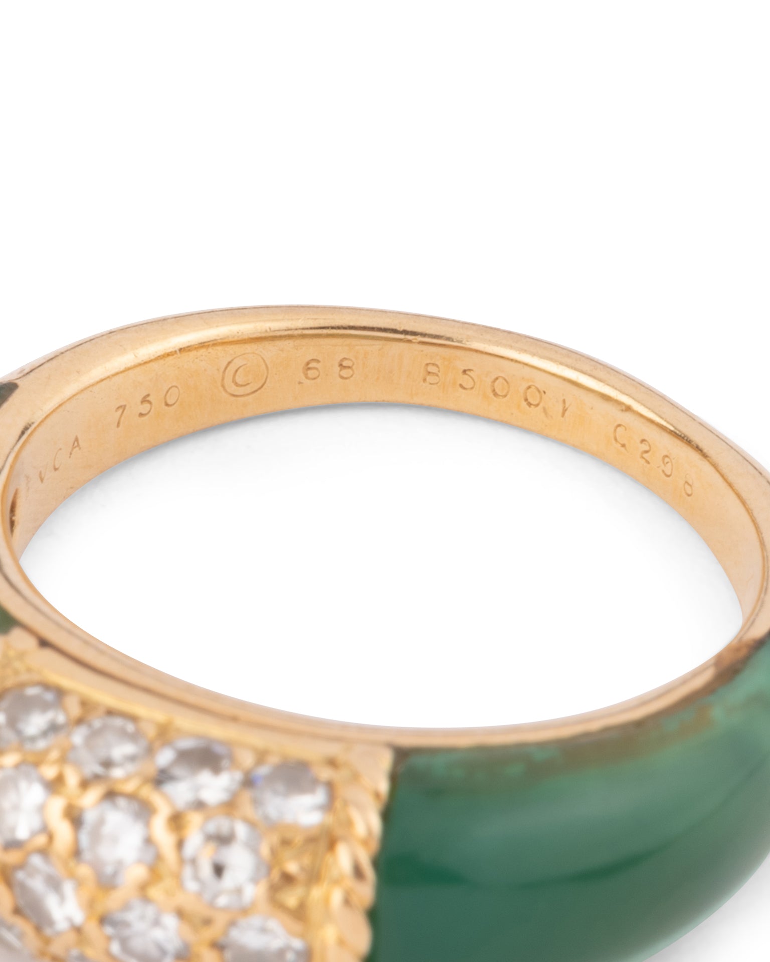 A Van Cleef & Arpels 'Philippines' ring in chrysoprase and 18K yellow gold