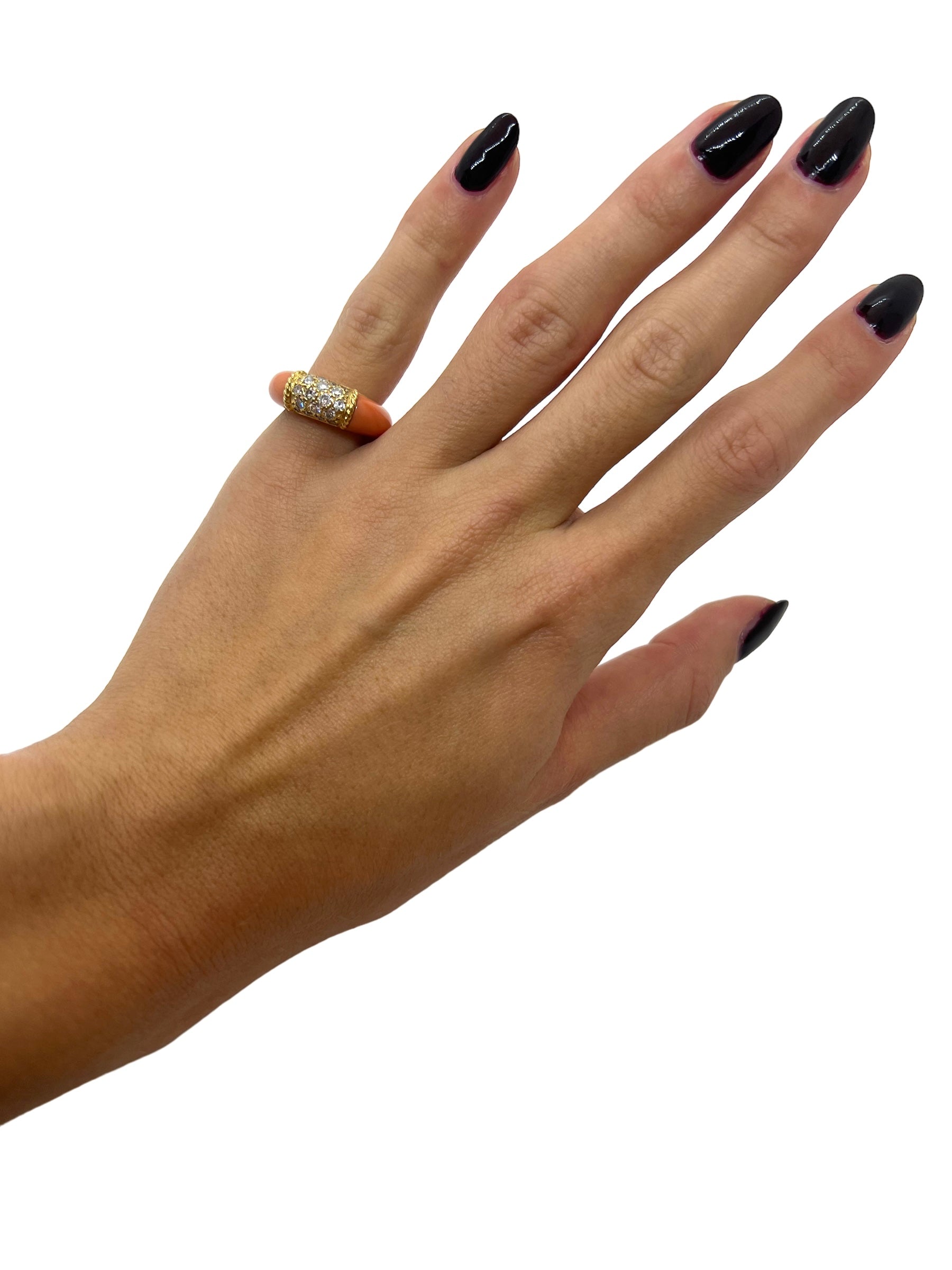 Van Cleef & Arpels, bague "philippine en or jaune, corail et diamants