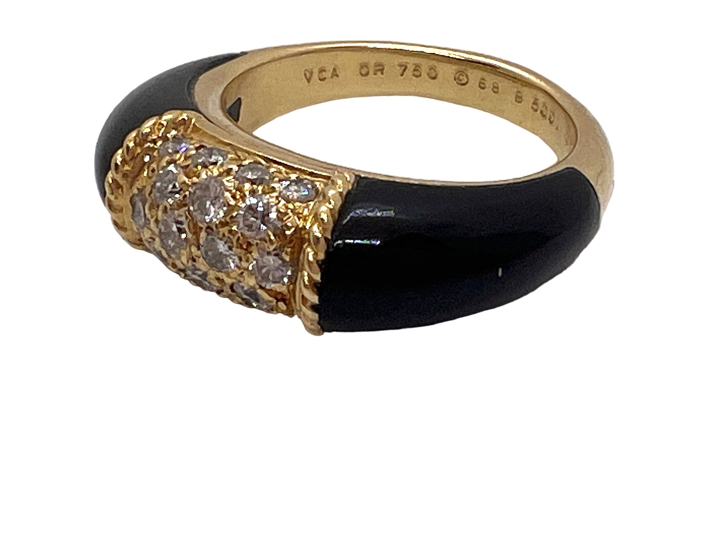 Van Cleef & Arpels, "Philippine" ring in yellow gold, onyx and diamonds