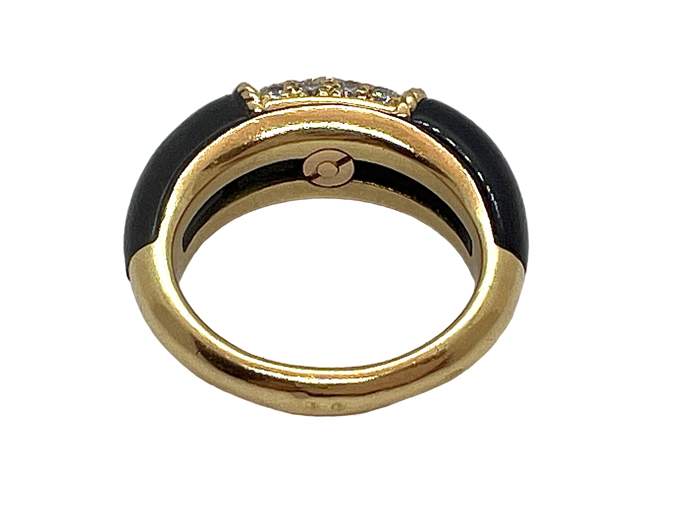 Van Cleef & Arpels, "Philippine" ring in yellow gold, onyx and diamonds