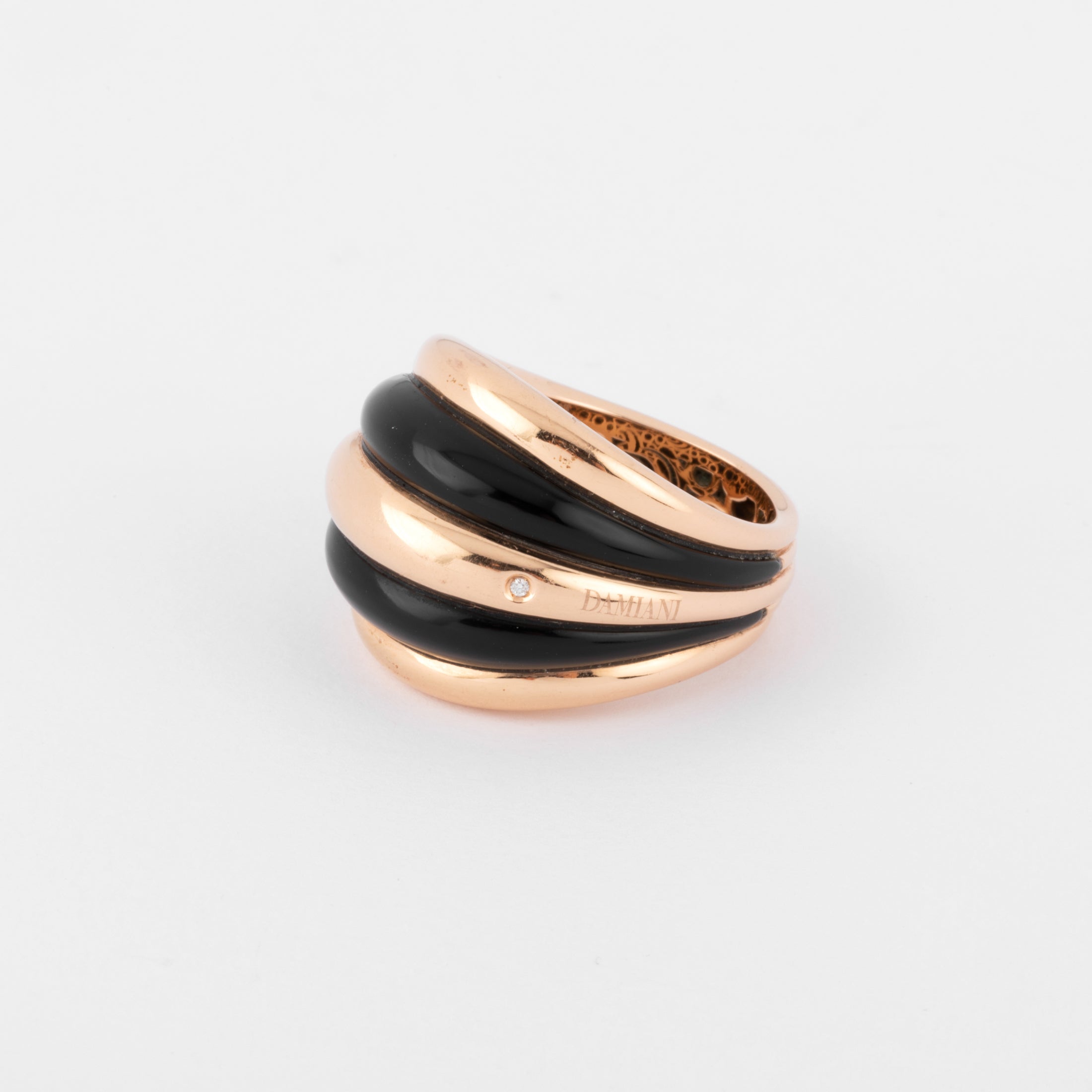 Bague jonc or rose et onyx de la maison Damiani