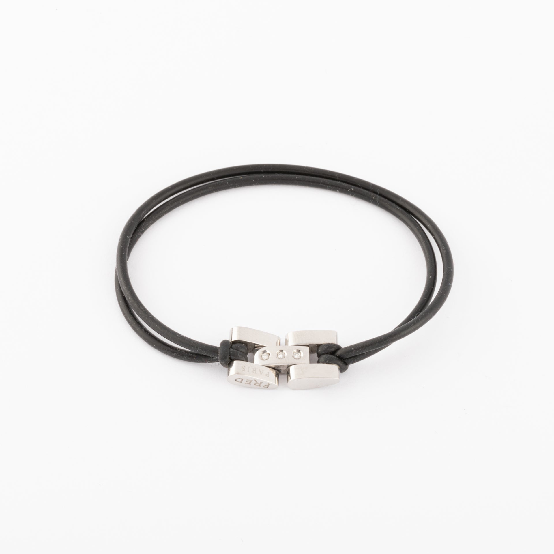 Une bracelet de la Maison Fred en acier