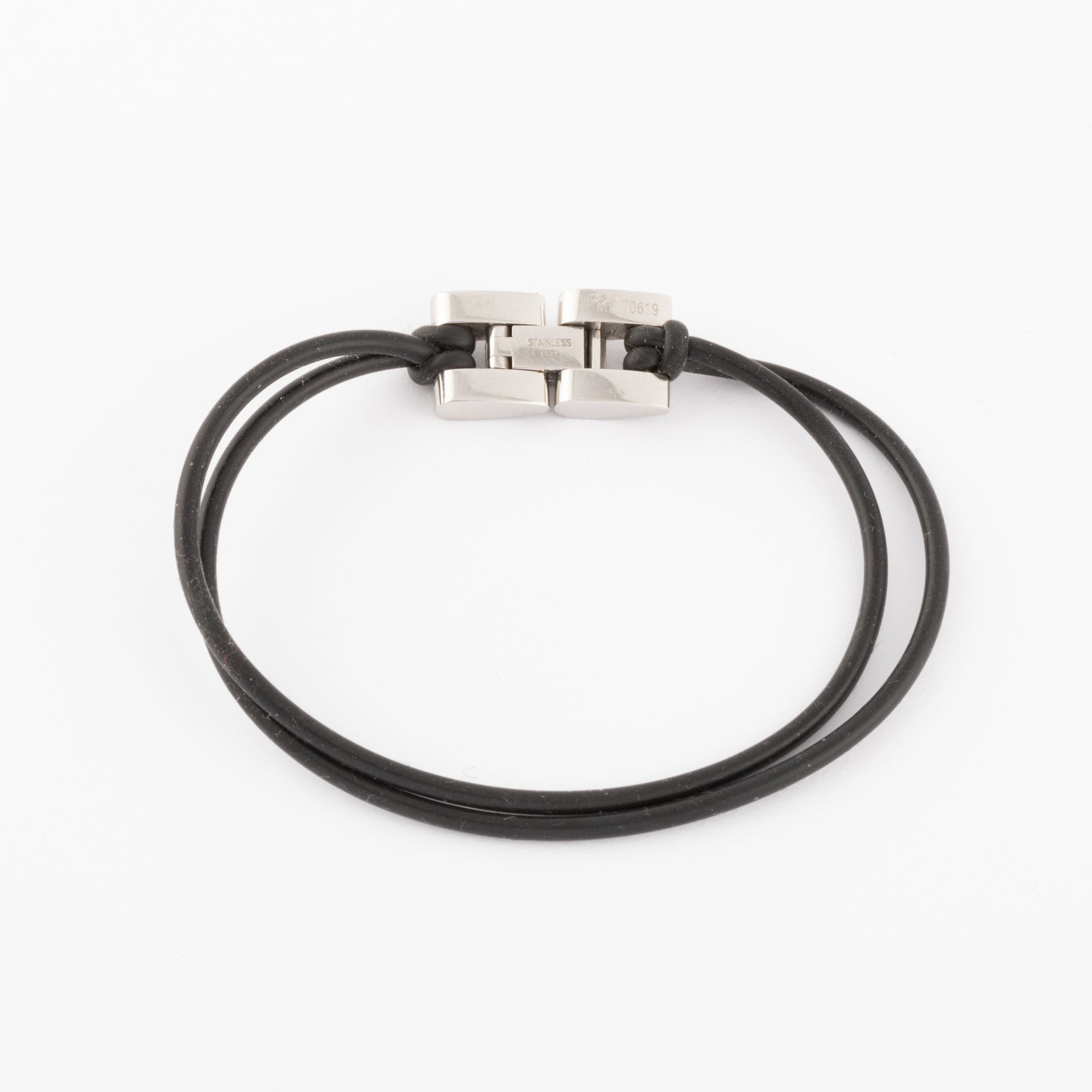 Une bracelet de la Maison Fred en acier