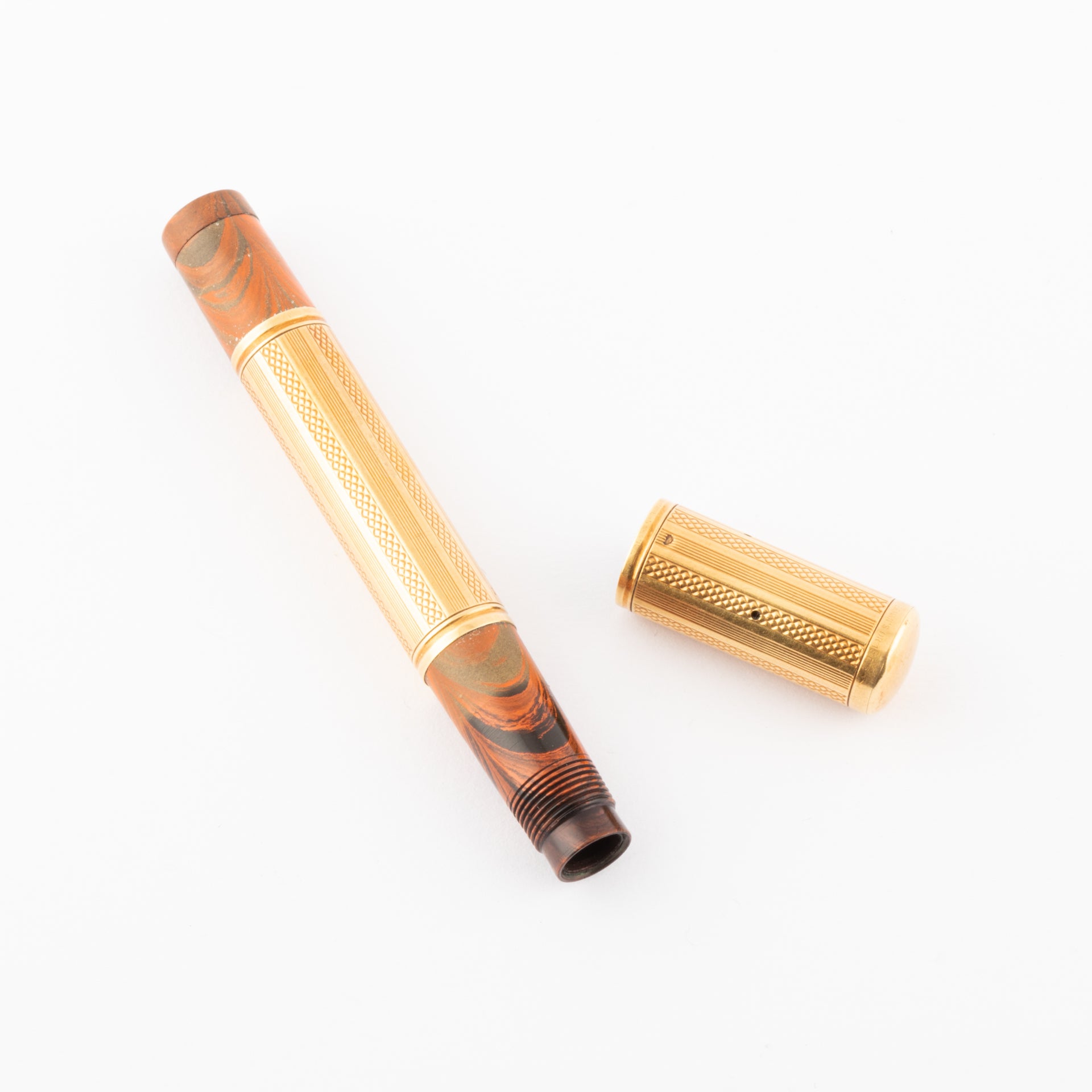 Gold and Bakelite pen from the 1930s signed Waterman.