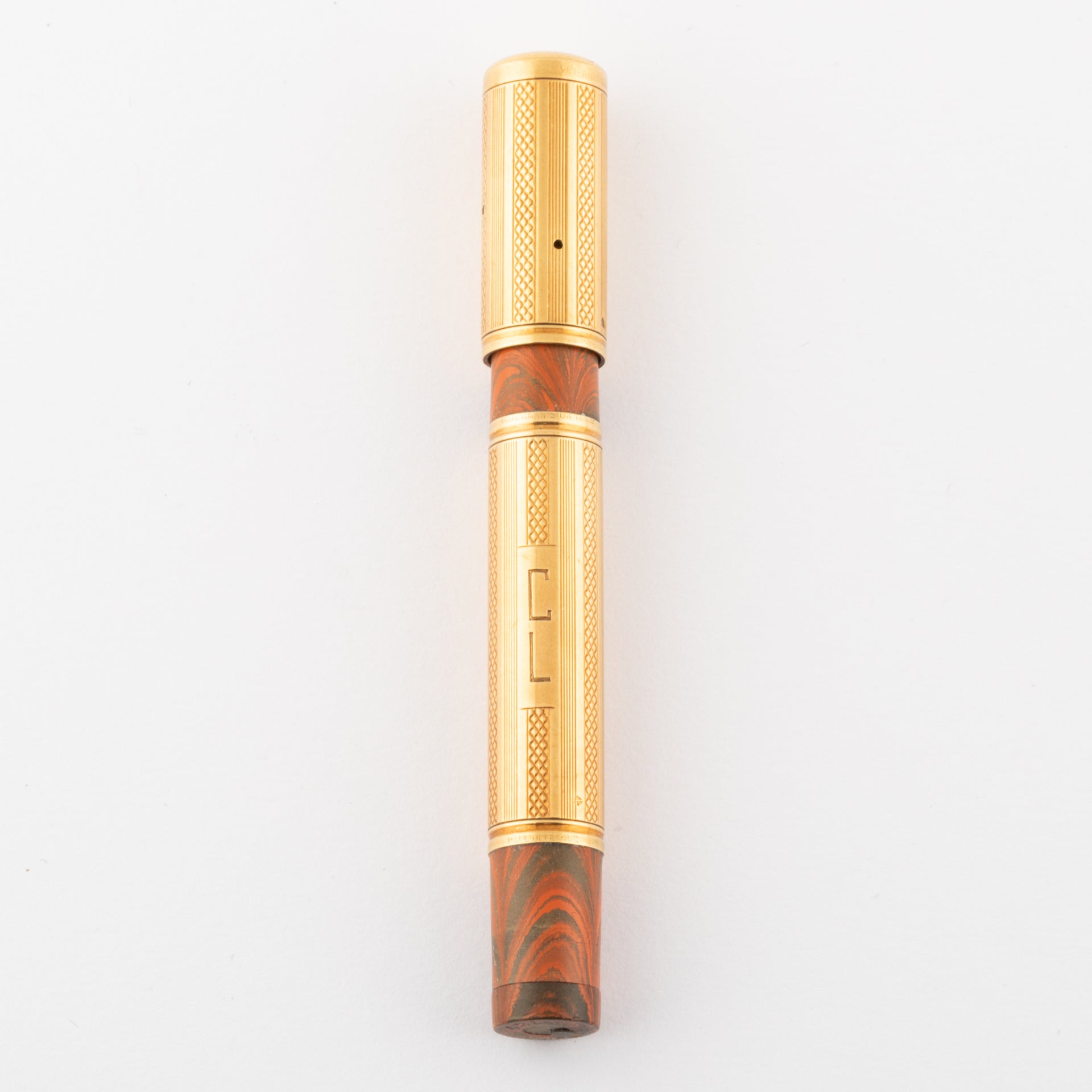 Gold and Bakelite pen from the 1930s signed Waterman.
