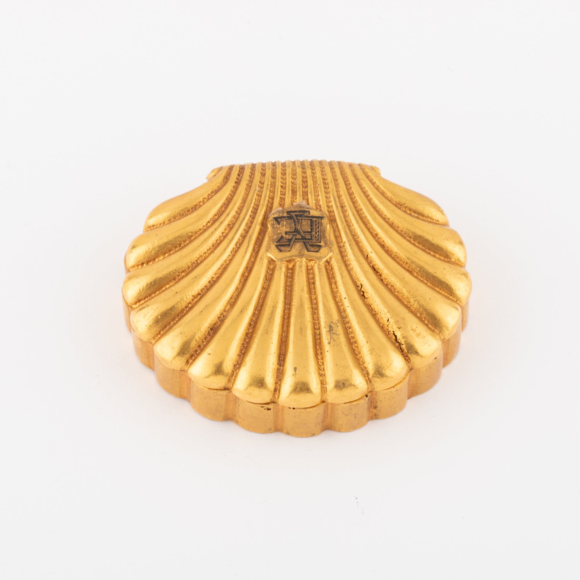 Boite coquillage signée Line Vautrin