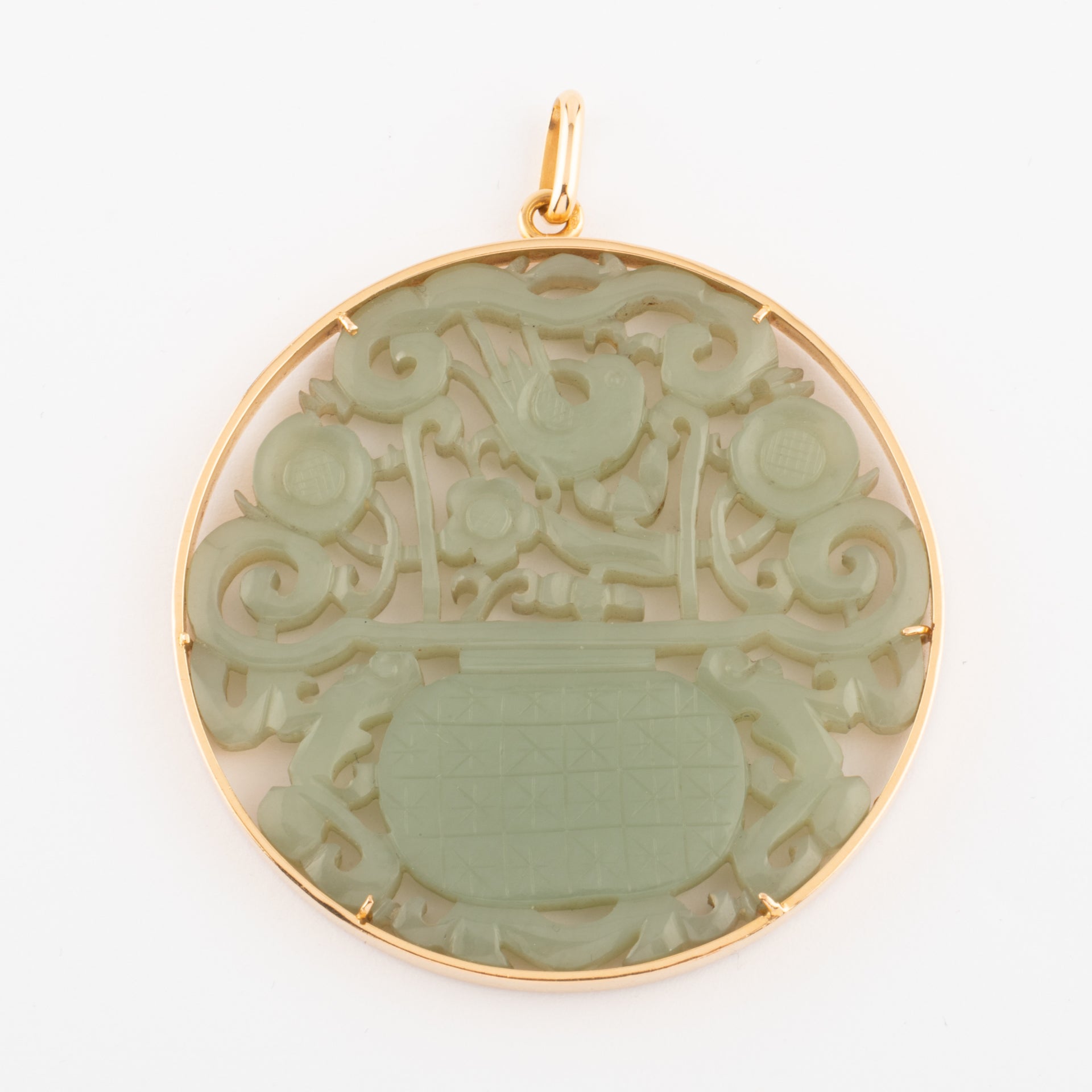 Pendentif en jade sur monture en or 18K
