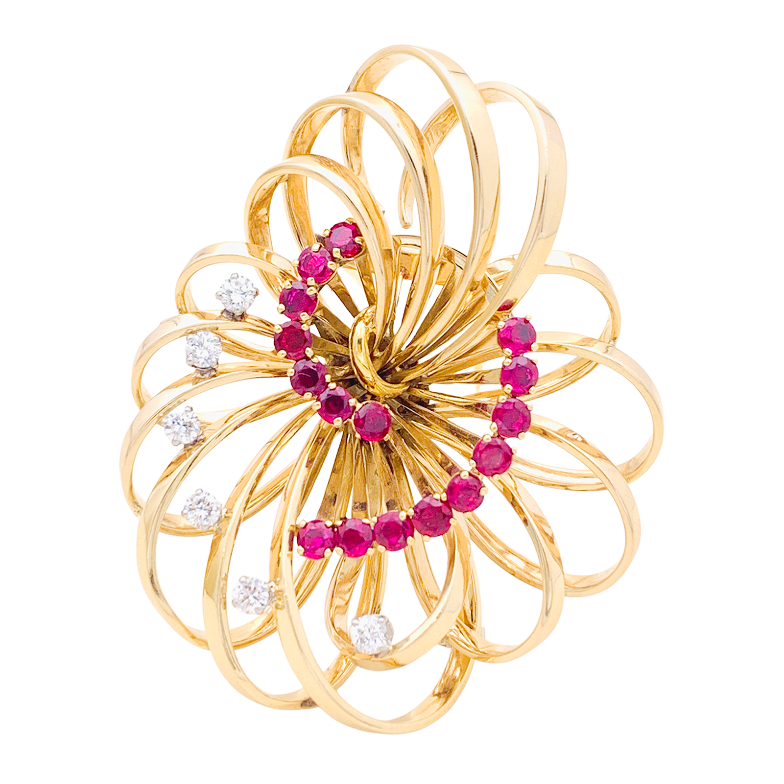 Broche BOUCHERON, or jaune, platine, rubis et diamants.