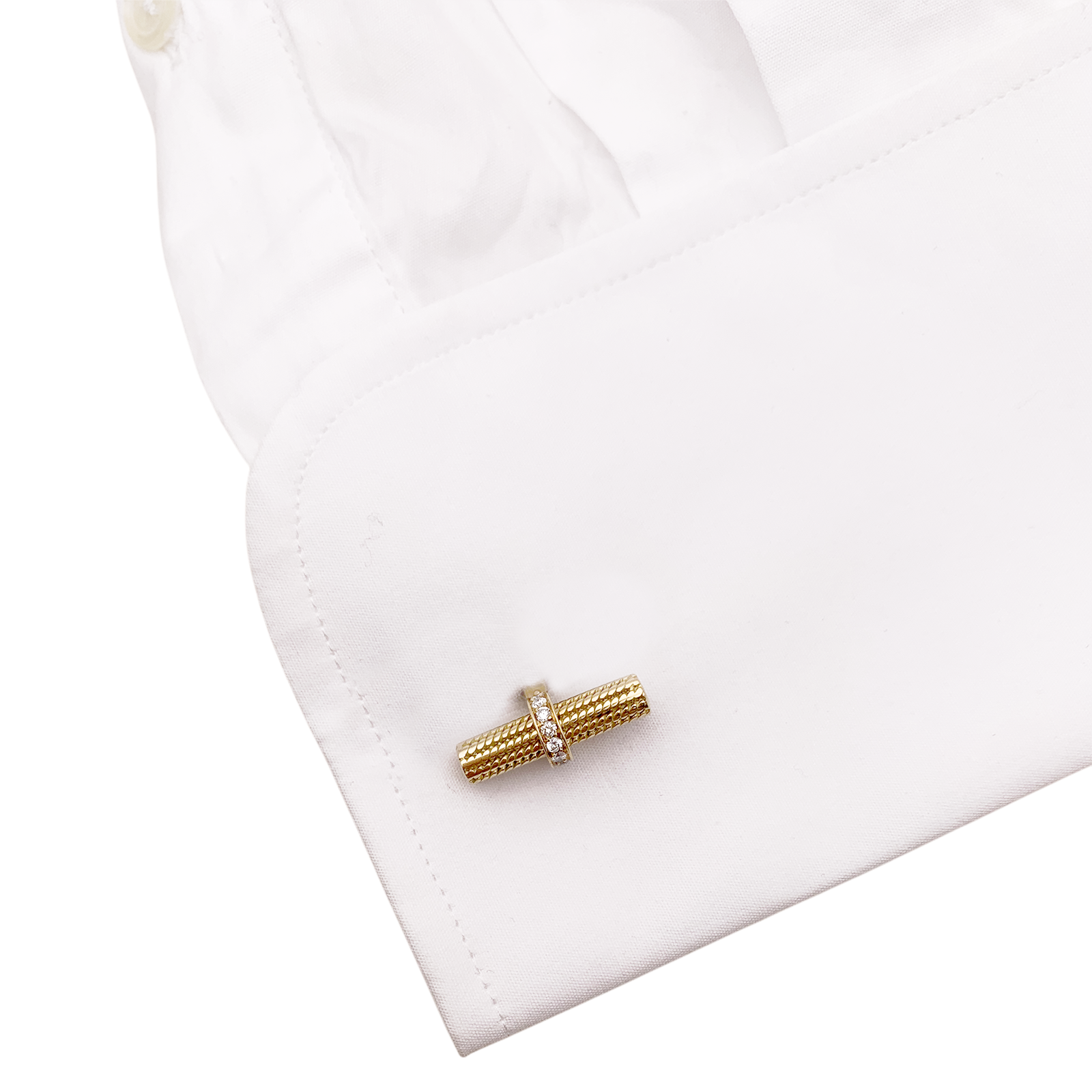 Boutons de manchette VAN CLEEF ET ARPELS, or jaune et diamants.