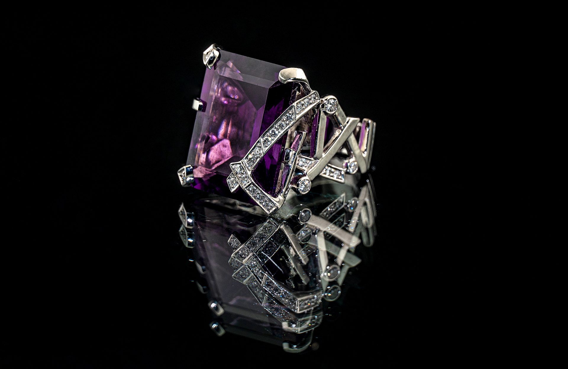 Bague Chanel or blanc 18K améthyste et diamants