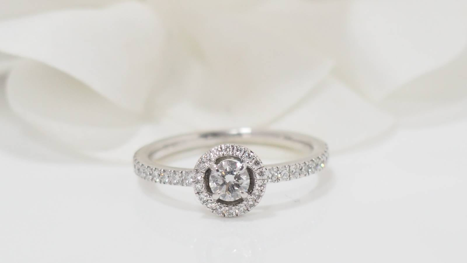 Messika bague solitaire Diamants sur or gris