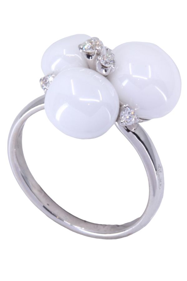 Pomellato, Capri ring, white gold, diamonds and white ceramic