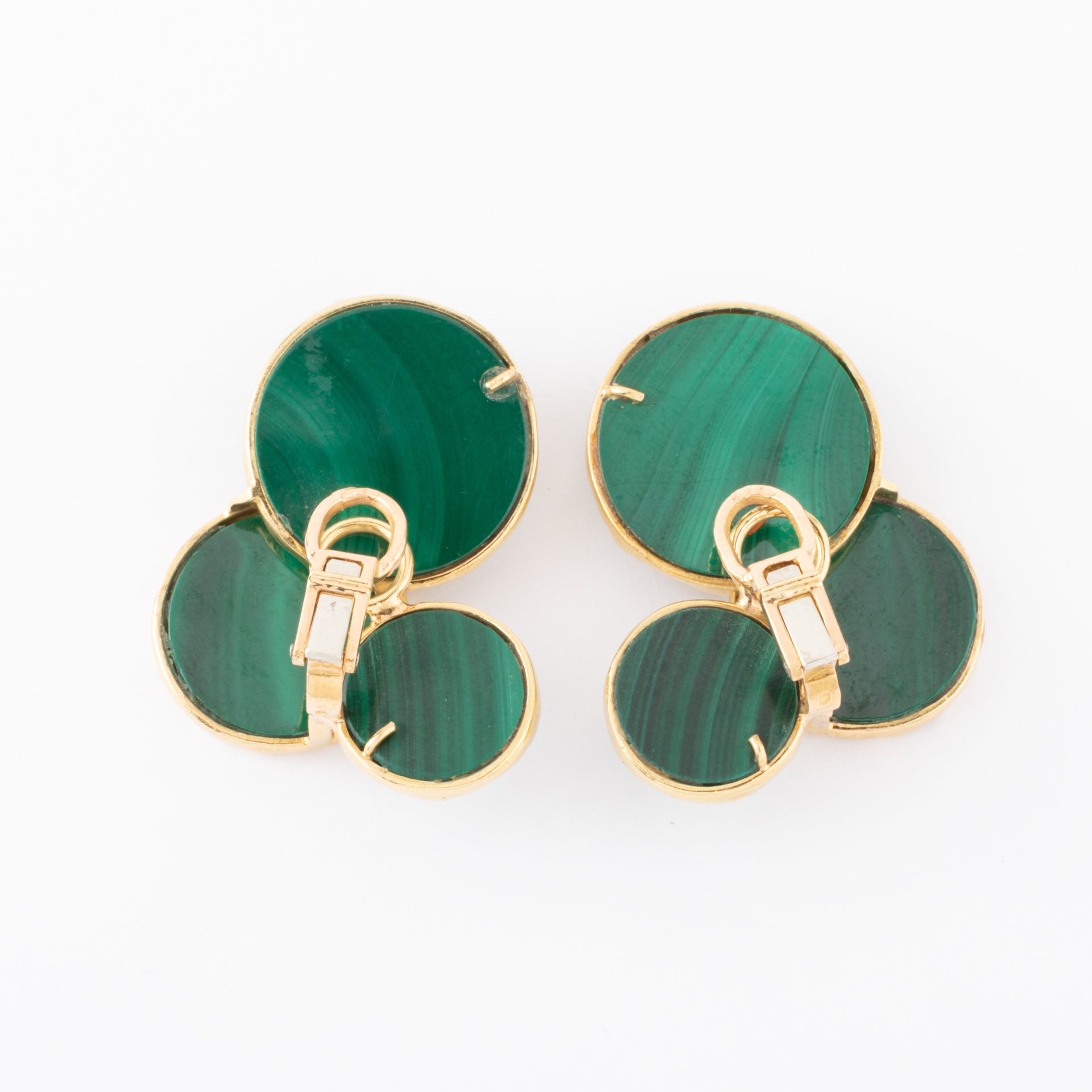 Boucles d'oreilles Vintage Malachite, or jaune, poinçon de Maitre Etablissement Richard.