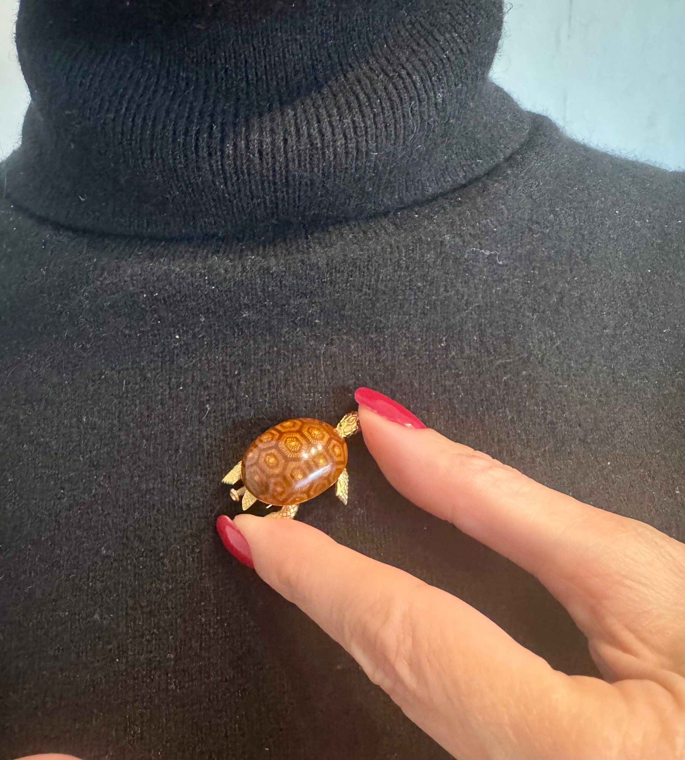 Boucheron Vintage, Broche Tortue Or et Email