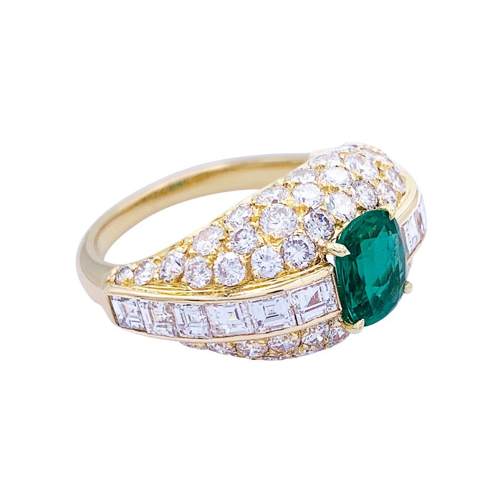 Bague or jaune, émeraude coussin et pavage diamants. - Maison Eloe