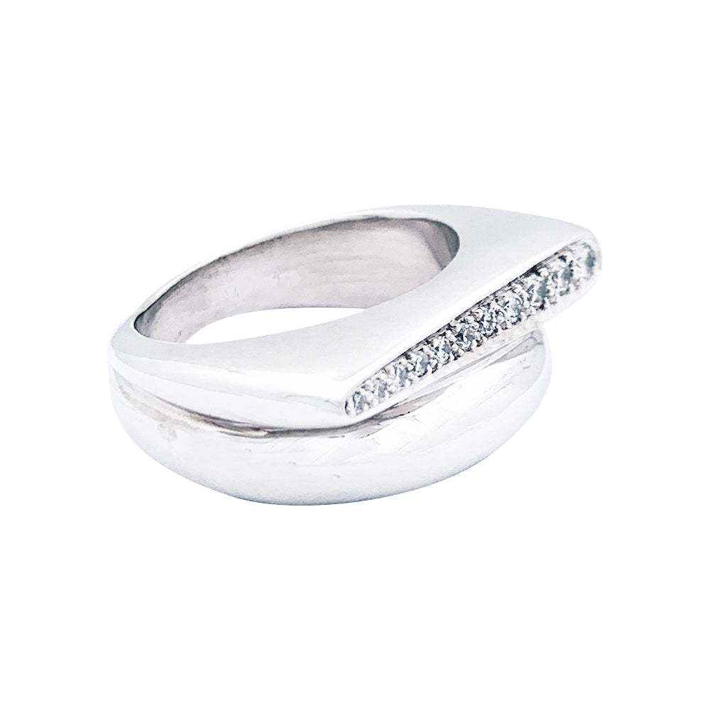 Bague Fred, "Success", en or blanc et diamants.
