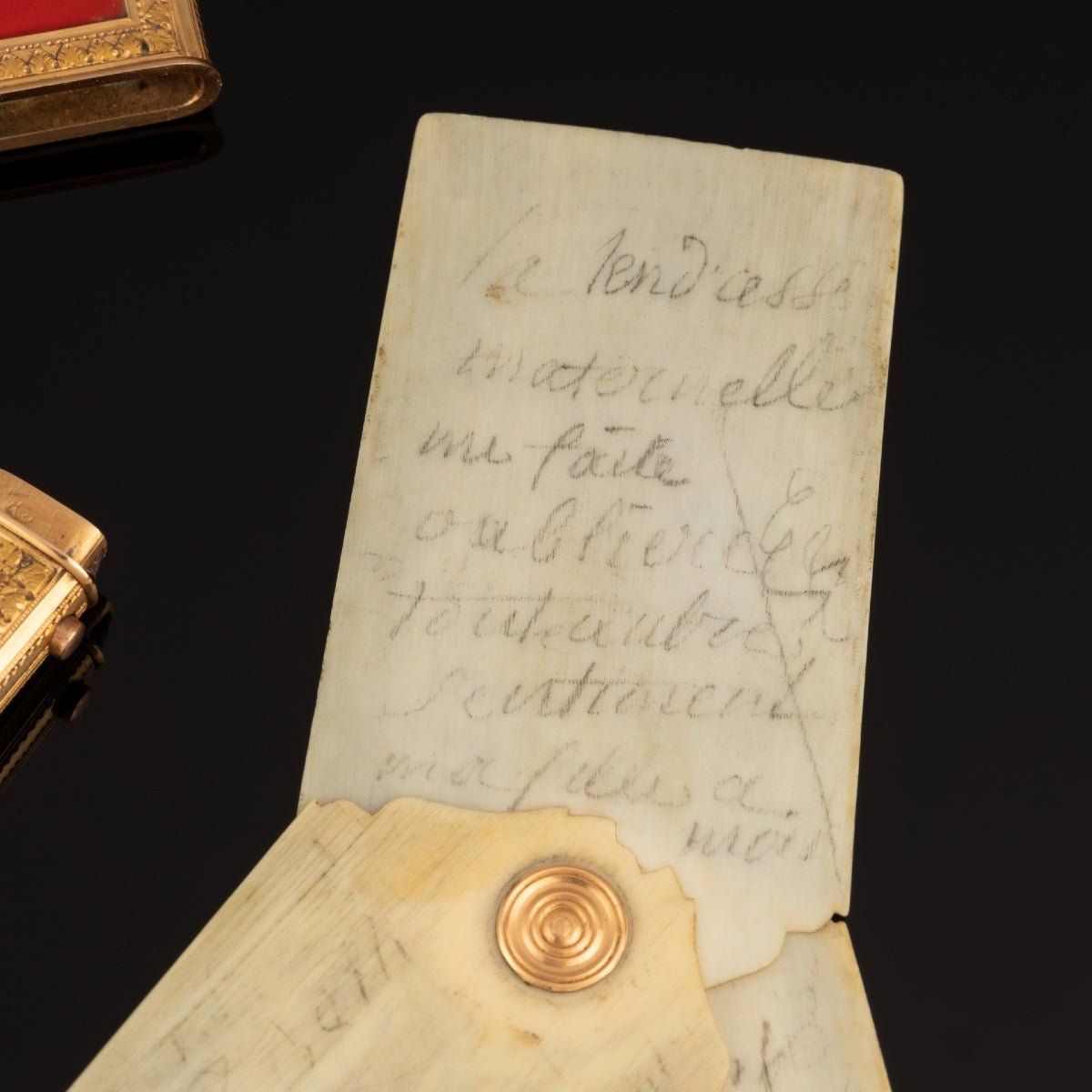 Louis XVI Carnet de Bal Laque et Or par Nicolas Meunière - Maison Eloe