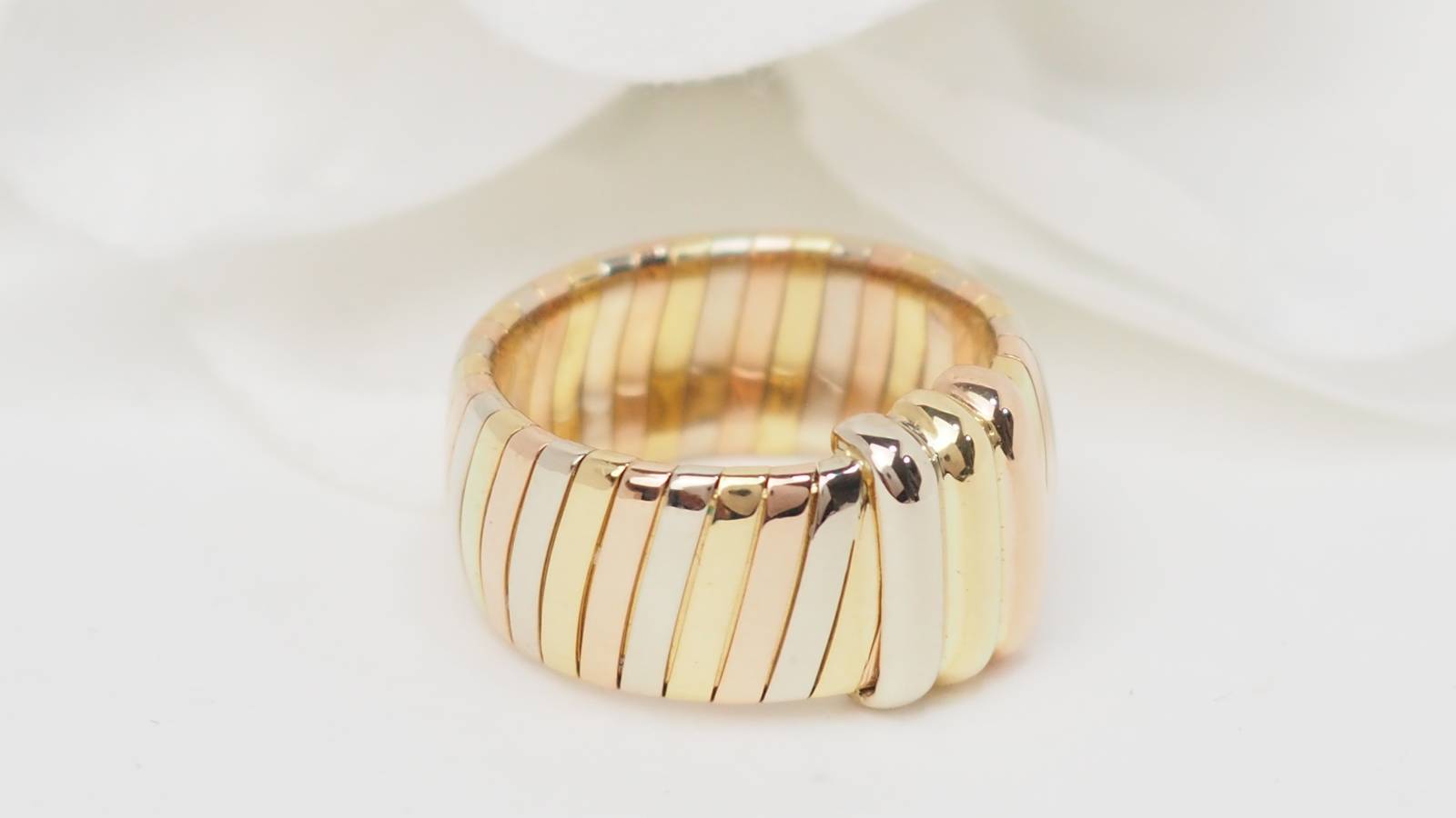 Cartier, Vintage Tubogas 3 gold ring