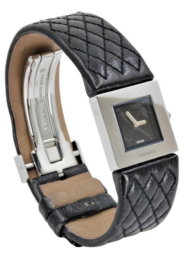 Chanel, quilted watch Steel on vintage leather
