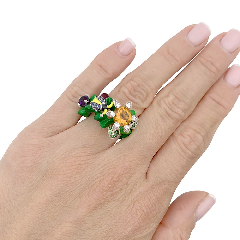 Bague Dior, "Milly Carnivora", laque, diamants, pierres de couleur.