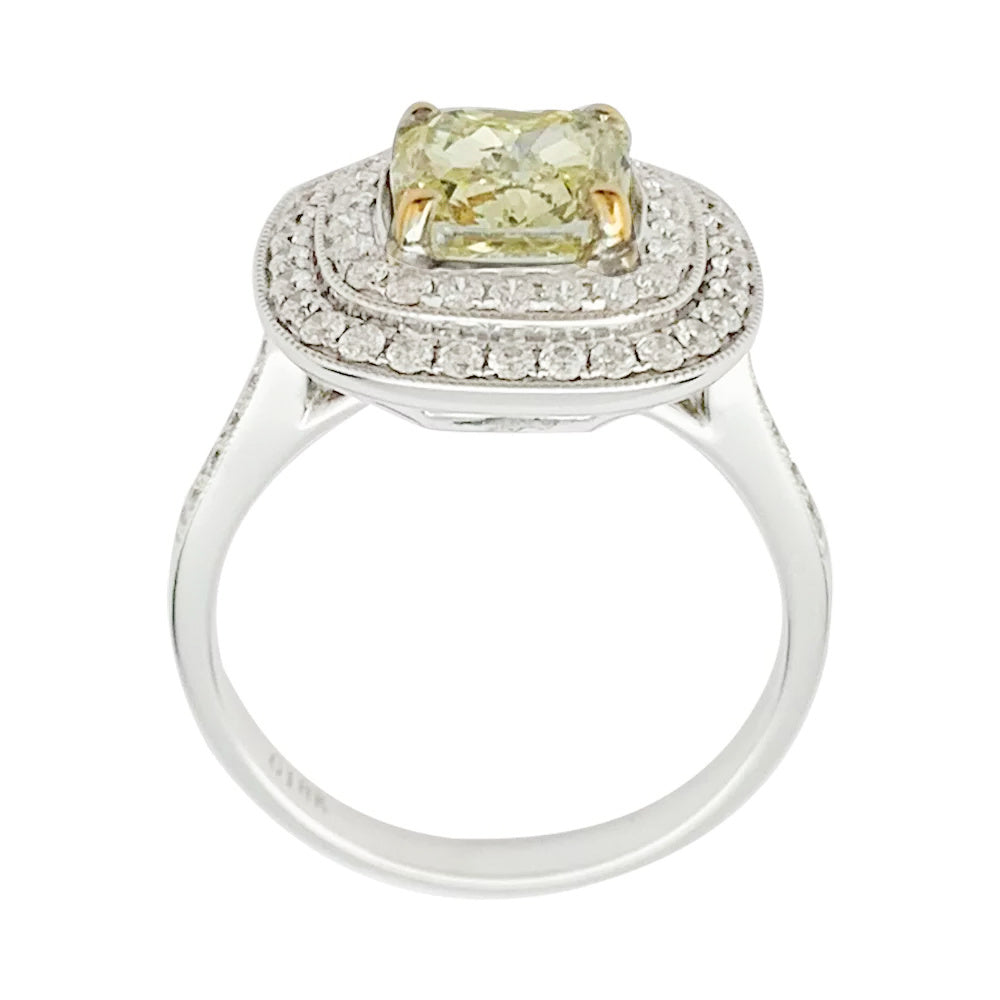 Bague or blanc, diamants et d'un diamant jaune de 2 carats