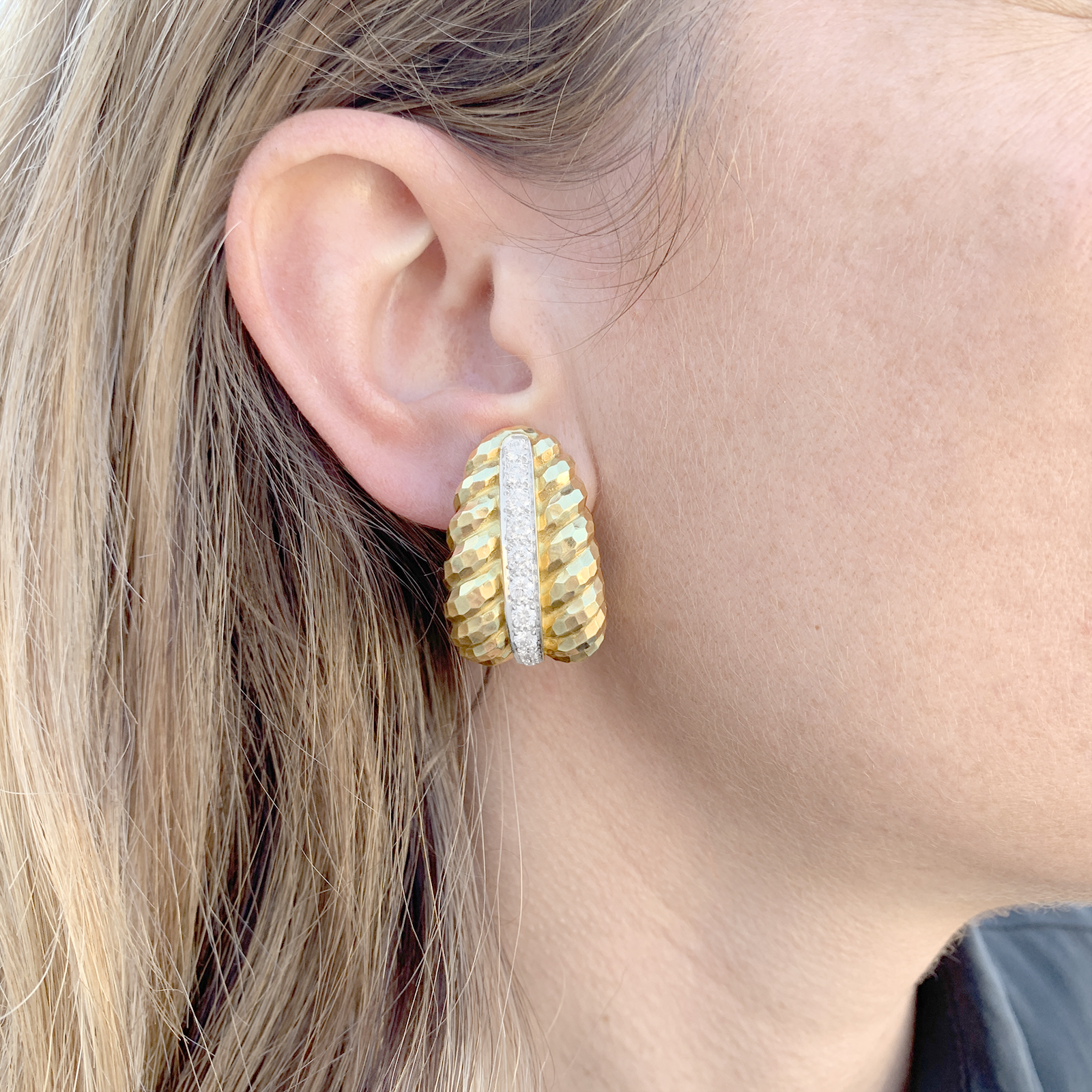 Clips vintage David Webb, platine, or jaune, diamants.