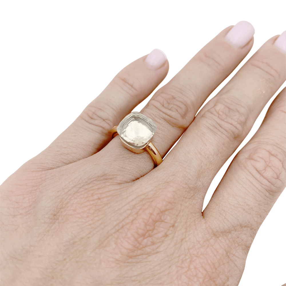 Bague Pomellato, collection "Nudo Classic", or rose et topaze blanche.