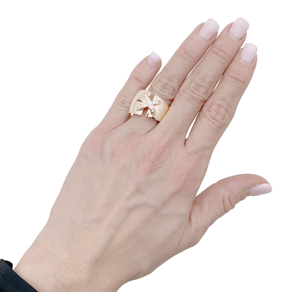 Bague Chaumet, "Liens" grand modèle, or rose, diamants.