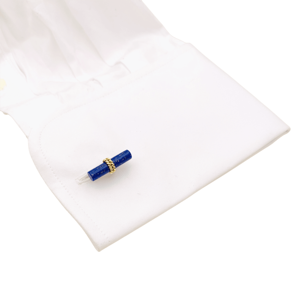 Boutons de manchette BOUCHERON, or jaune et bâtonnets de lapis lazuli.