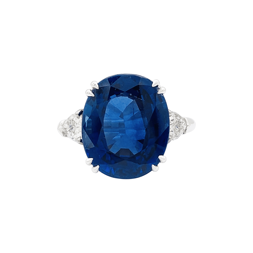 Bague Harry Winston, en platine sertie d'un saphir et diamants.