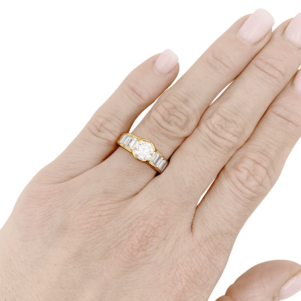 Bague or jaune et diamants.