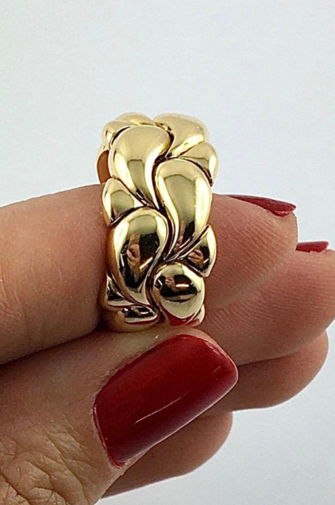 A Chopard "Casmir" model ring in 18K yellow gold