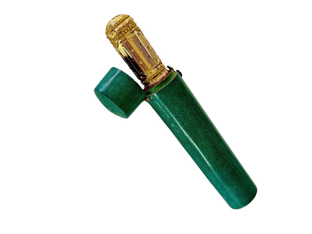 Etui à Cire à cacheter en Or Ecrin en Galuchat époque Louis XVI