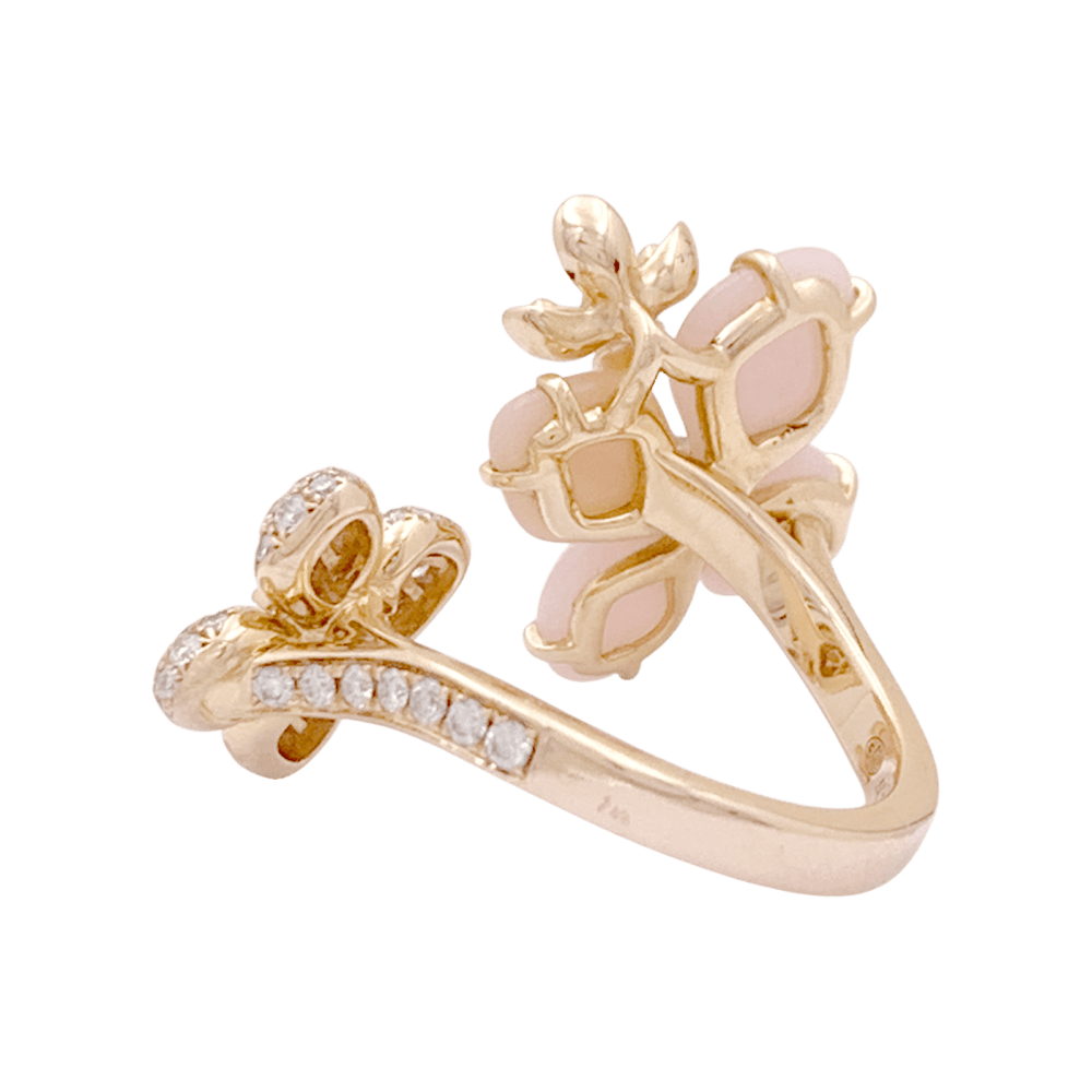 Bague Chaumet, « Hortensia Aube rosée », or rose, diamants, saphir rose et opales roses.