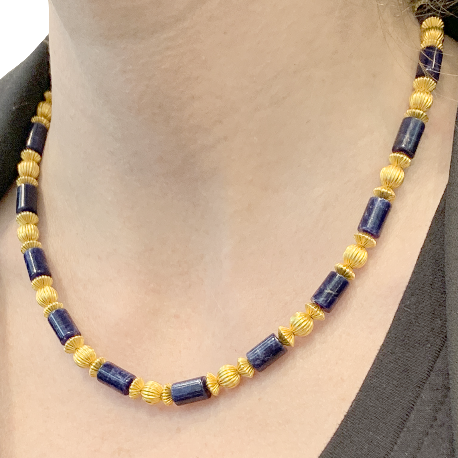 Collier Lalaounis, or jaune, sodalites.