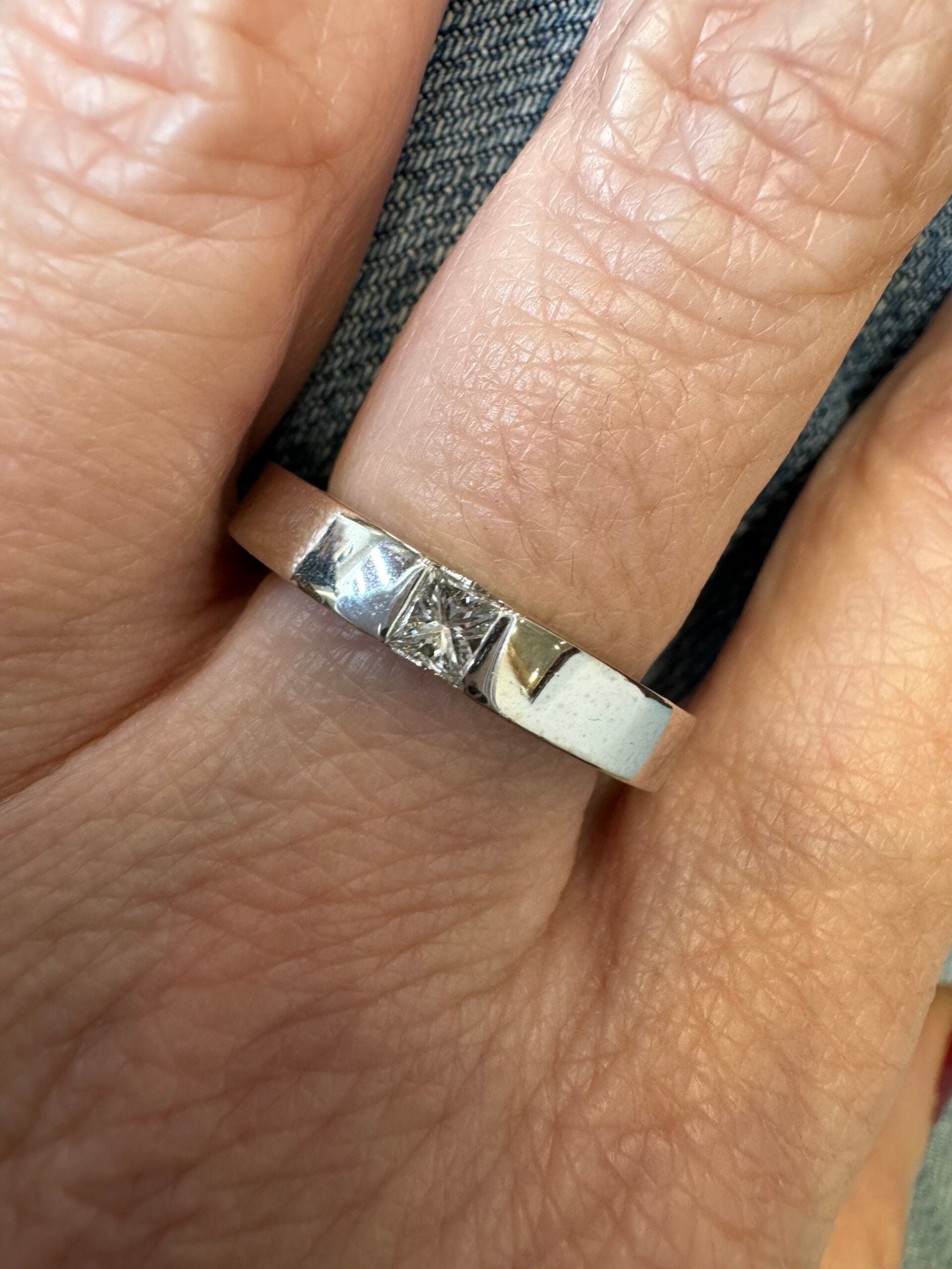 Gucci, White Gold Diamond Solitaire Ring