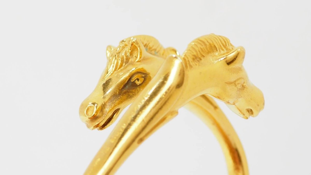 Hermès Bracelet Galop Têtes de chevaux plaqué Or - Maison Eloe