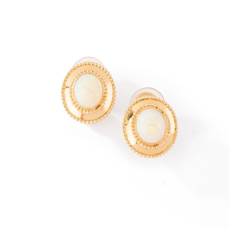 Boucles d'oreille en or jaune et opales d'Australie. - Maison Eloe