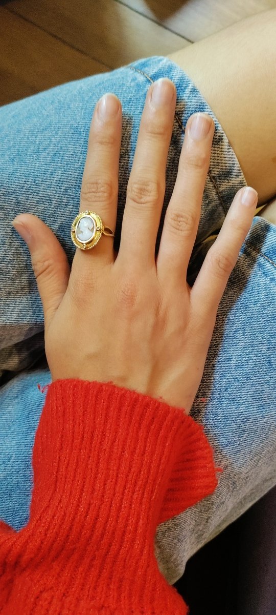 Bague ancienne camée coquille sur or jaune XIXe - Maison Eloe