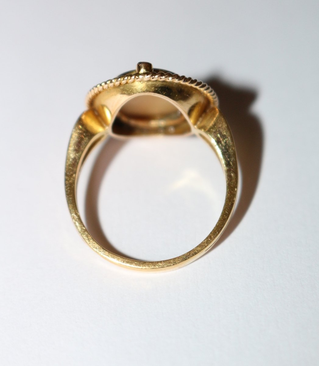 Bague ancienne camée coquille sur or jaune XIXe - Maison Eloe